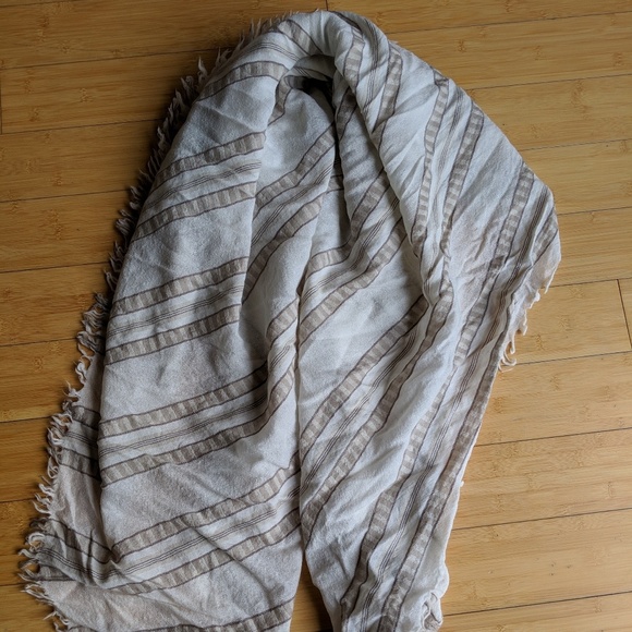 Aritzia Accessories Aritzia Blanket Scarf Open To Offers Poshmark